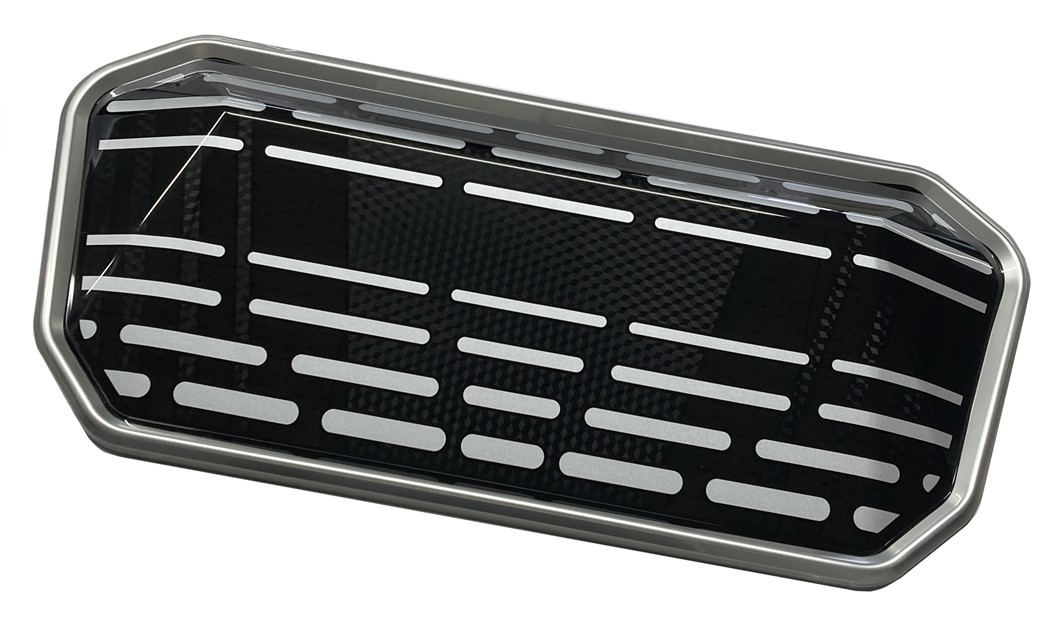 多彩な特徴を盛込める大型フィルムインサート成形品